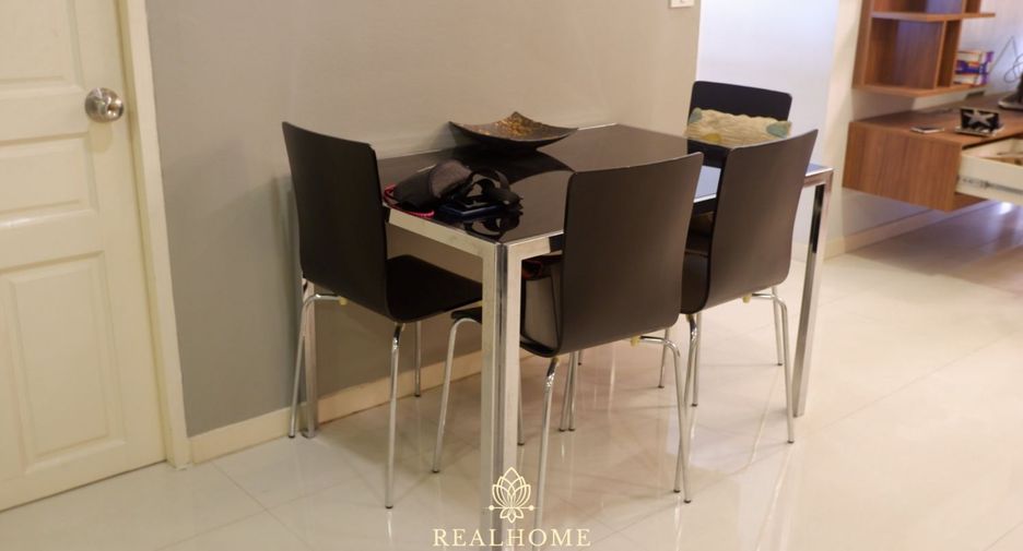 For rent 2 bedrooms apartment in Yan Nawa, Bangkok