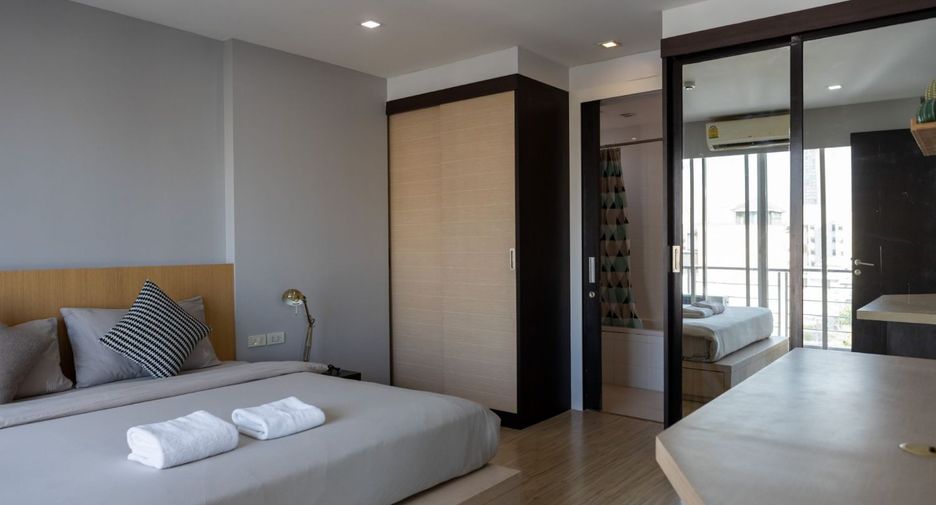 For rent 2 bedrooms apartment in Watthana, Bangkok