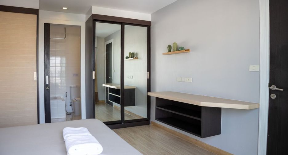 For rent 2 bedrooms apartment in Watthana, Bangkok