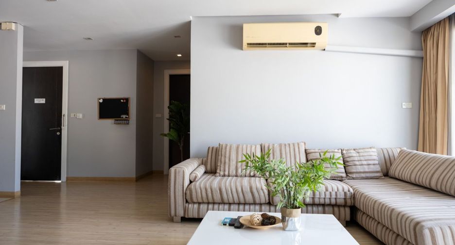 For rent 2 bedrooms apartment in Watthana, Bangkok