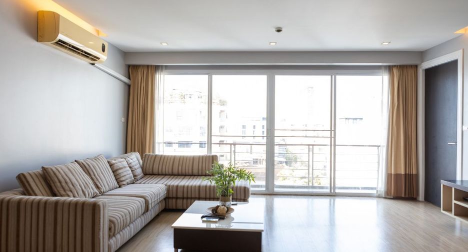 For rent 2 bedrooms apartment in Watthana, Bangkok