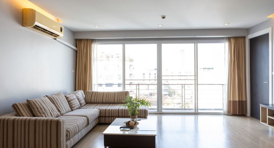 For rent 2 bedrooms apartment in Watthana, Bangkok