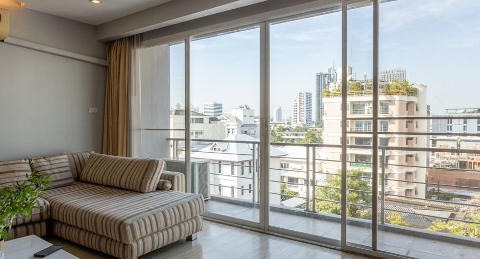 For rent 2 bedrooms apartment in Watthana, Bangkok