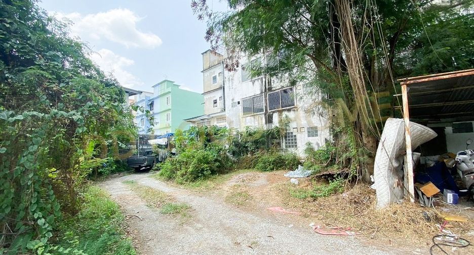 For sale 3 bedrooms retail Space in Nong Khaem, Bangkok