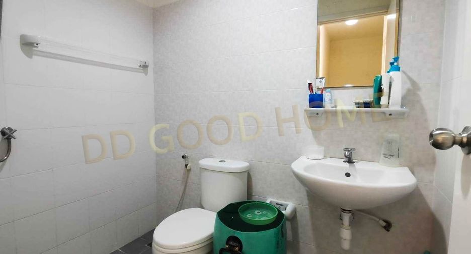 For sale 3 bedrooms townhouse in Sam Phran, Nakhon Pathom