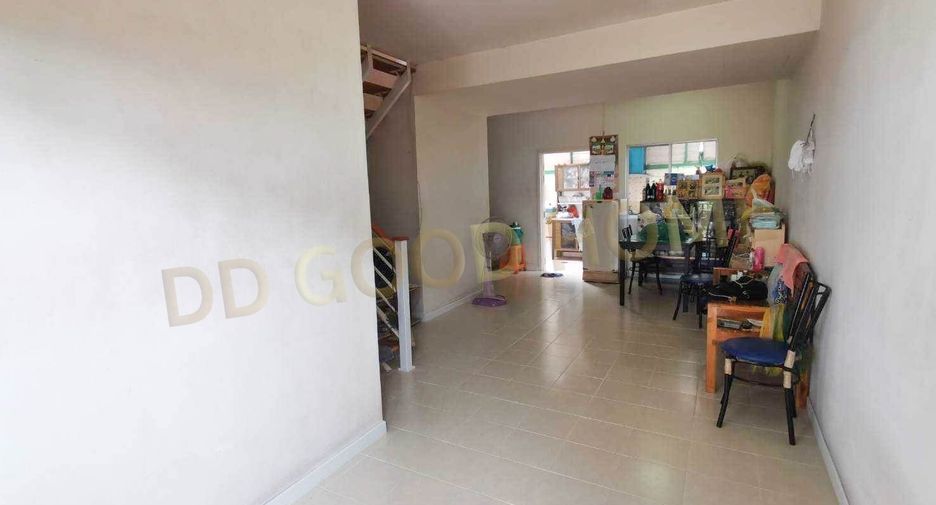 For sale 3 bedrooms townhouse in Sam Phran, Nakhon Pathom