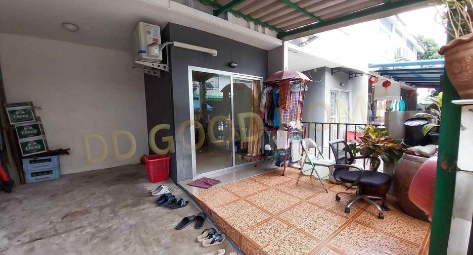 For sale 3 bedrooms townhouse in Sam Phran, Nakhon Pathom