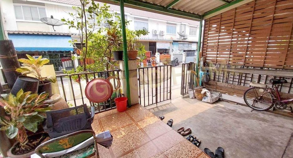 For sale 3 bed townhouse in Sam Phran, Nakhon Pathom