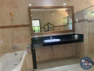 For rent 4 bedrooms villa in Mueang Phuket, Phuket