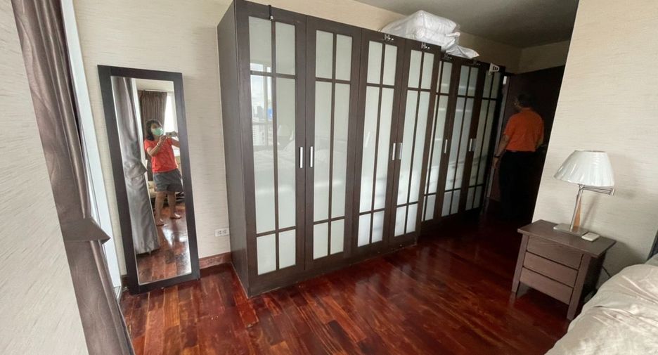 For sale 3 bedrooms condo in Pathum Wan, Bangkok