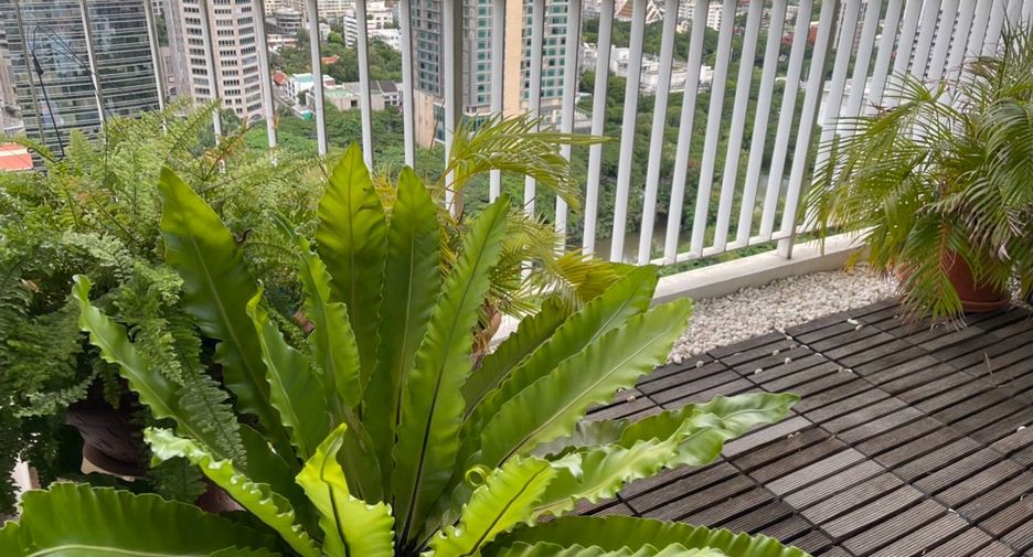 For sale 3 bedrooms condo in Pathum Wan, Bangkok