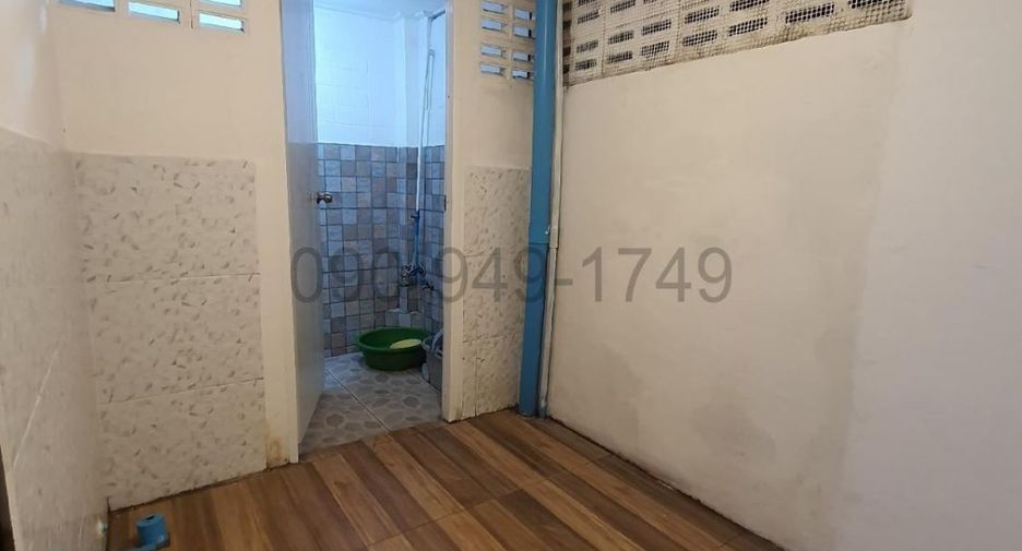 For rent 2 bedrooms retail Space in Bang Phlat, Bangkok
