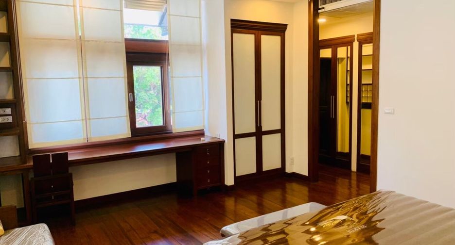 For sale 6 Beds house in Mueang Chiang Mai, Chiang Mai