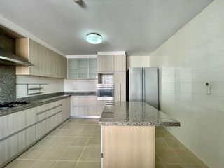 ให้เช่า 3 ห้องนอน อพาร์ทเม้นท์ ใน คลองเตย, กรุงเทพฯ