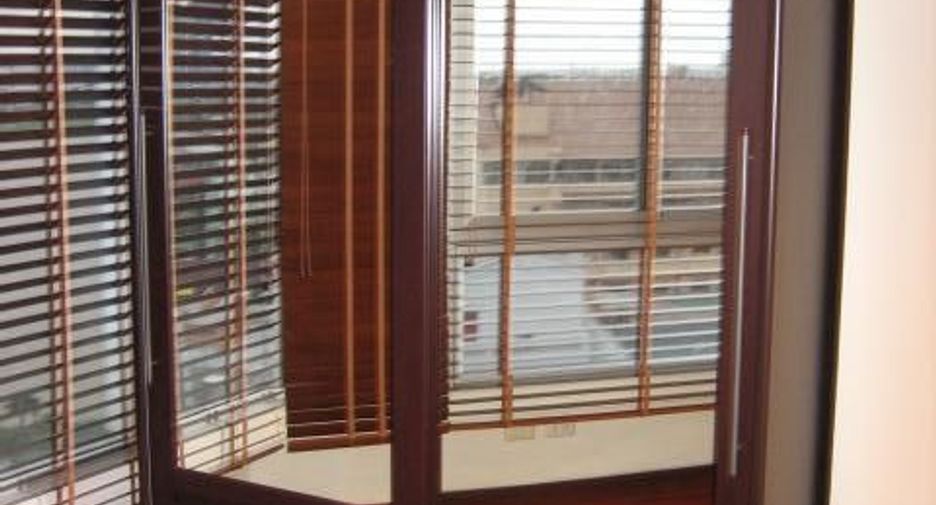For sale 3 bedrooms condo in Bang Kho Laem, Bangkok
