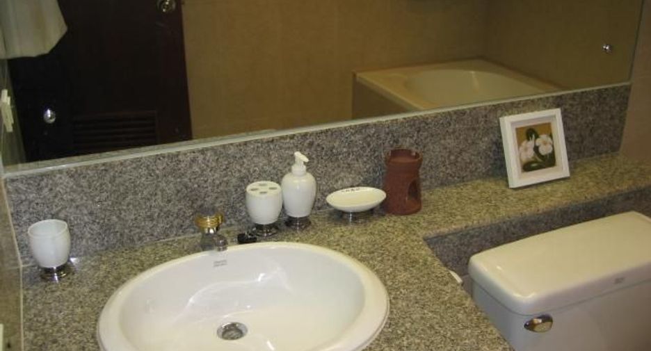 For sale 3 bedrooms condo in Bang Kho Laem, Bangkok
