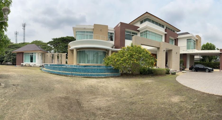 For sale 5 bedrooms house in Khlong Sam Wa, Bangkok
