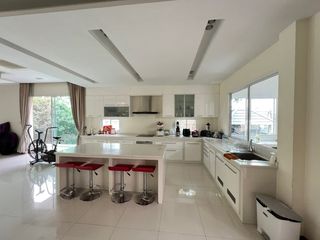 Haus zum Kauf mit 5 Zimmer in Khlong Sam Wa, Bangkok