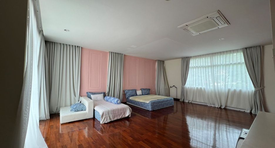 For sale 5 bedrooms house in Khlong Sam Wa, Bangkok