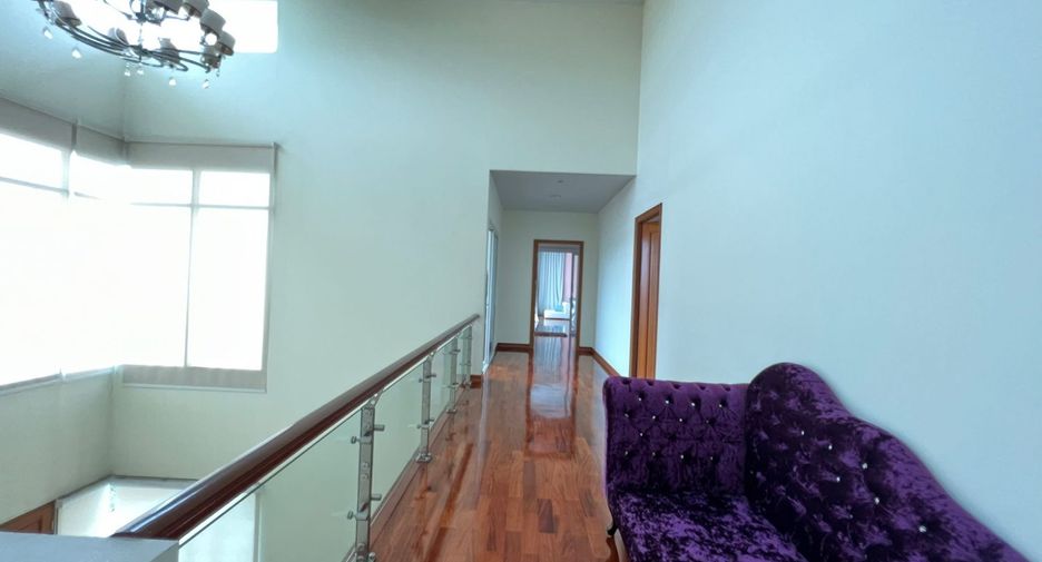 For sale 5 bedrooms house in Khlong Sam Wa, Bangkok