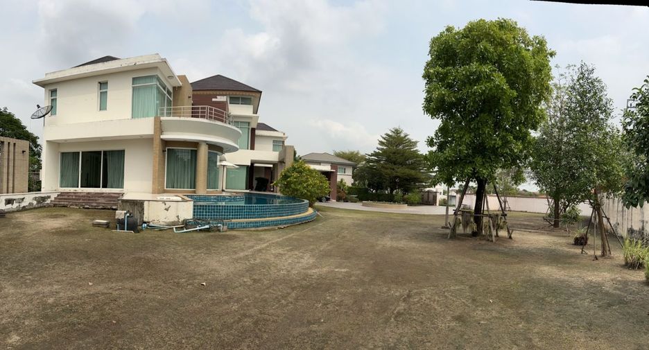 For sale 5 bedrooms house in Khlong Sam Wa, Bangkok