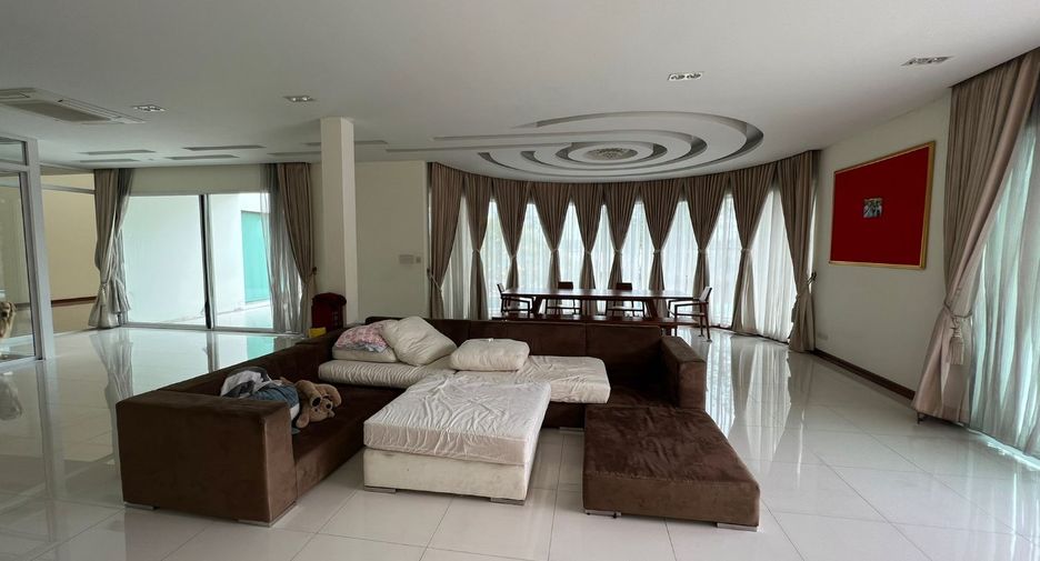 For sale 5 bedrooms house in Khlong Sam Wa, Bangkok