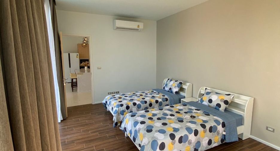 For rent 4 bedrooms house in San Kamphaeng, Chiang Mai