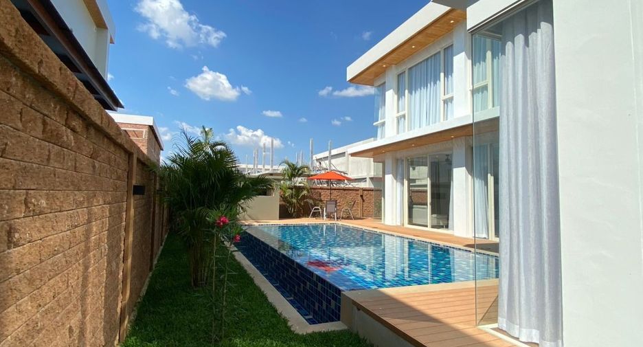 For rent 4 bedrooms house in San Kamphaeng, Chiang Mai