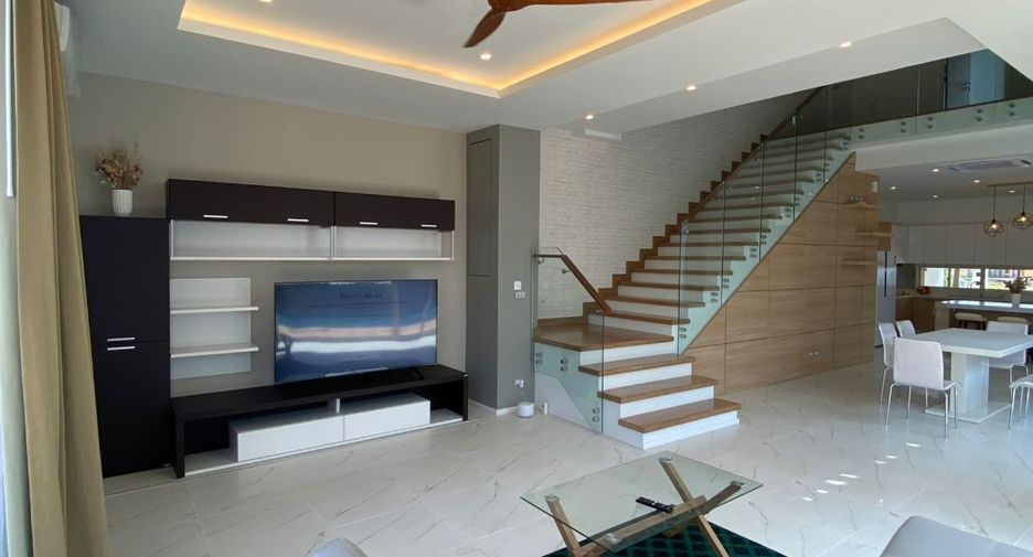 For rent 4 bedrooms house in San Kamphaeng, Chiang Mai