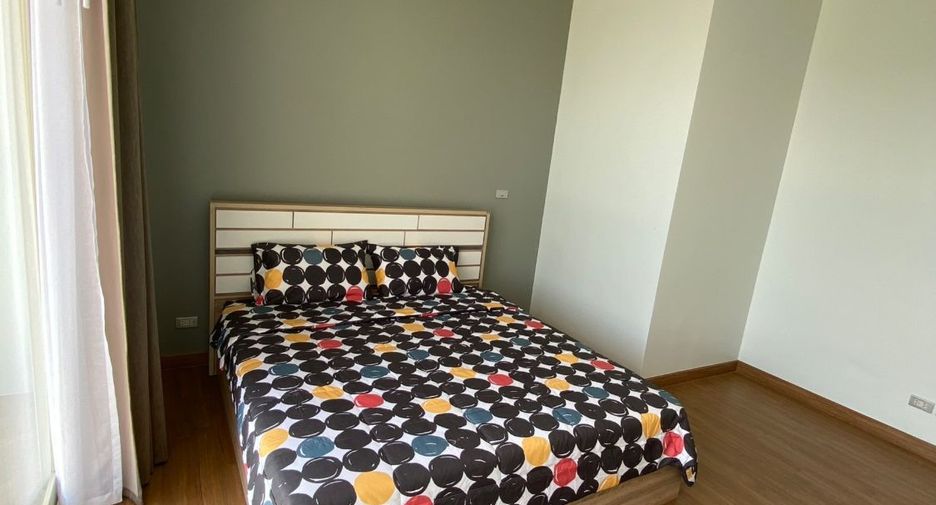 For rent 4 bedrooms house in San Kamphaeng, Chiang Mai