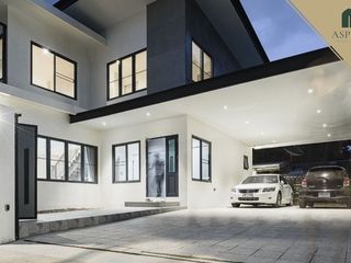 For sale 4 Beds house in Bangkok Noi, Bangkok