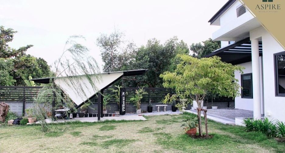 For sale 4 bedrooms house in Bangkok Noi, Bangkok