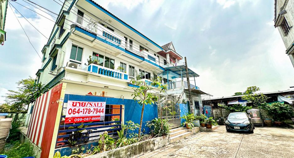 For sale 7 Beds townhouse in Bang Khun Thian, Bangkok