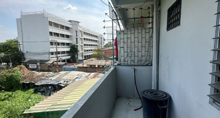 For sale 23 bedrooms apartment in Bueng Kum, Bangkok
