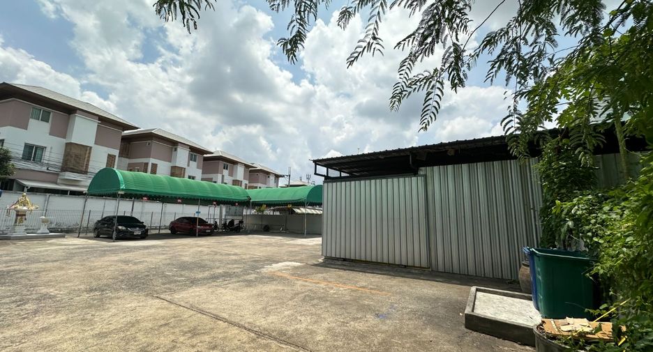 For sale 23 bedrooms apartment in Bueng Kum, Bangkok