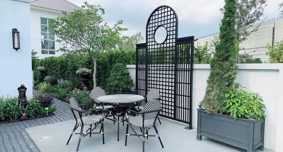 For rent そして for sale 5 Beds villa in Saphan Sung, Bangkok