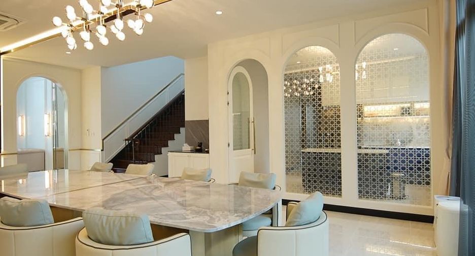 For rent そして for sale 5 Beds villa in Saphan Sung, Bangkok