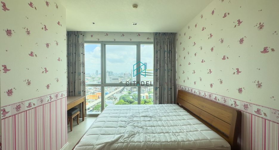 For rent 3 bedrooms condo in Sathon, Bangkok