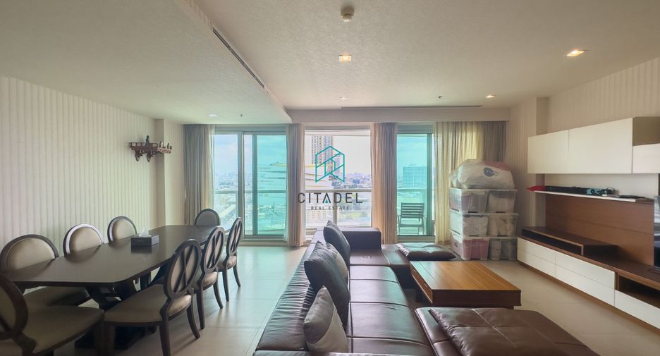 For rent 3 bedrooms condo in Sathon, Bangkok