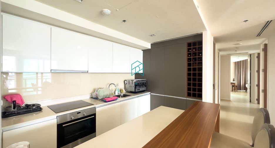 For rent 3 bedrooms condo in Sathon, Bangkok