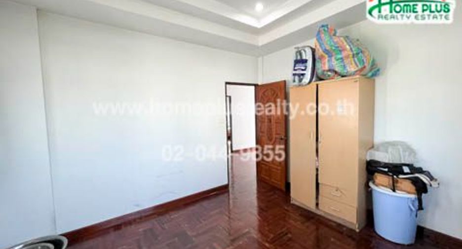 For sale 6 bedrooms house in Bang Phlat, Bangkok