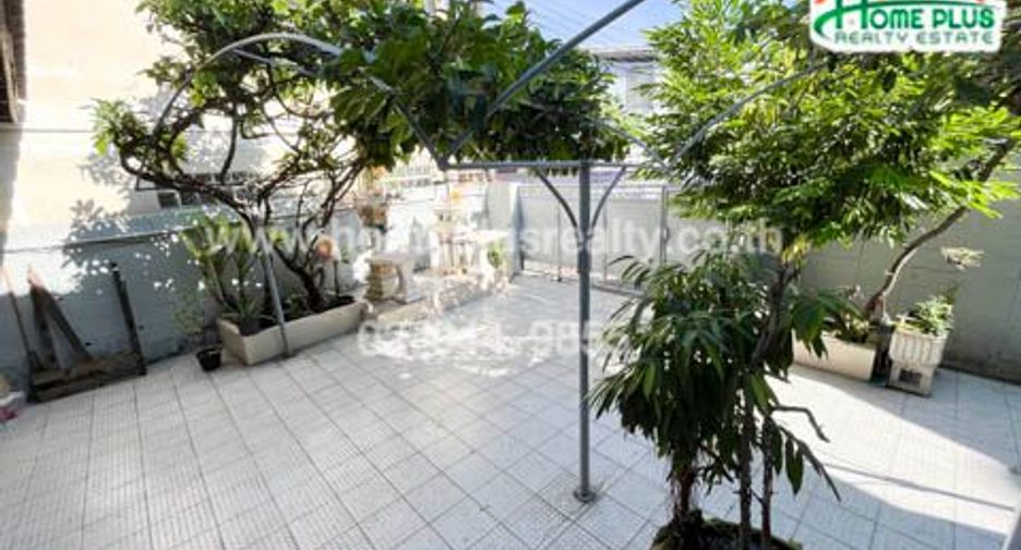 For sale 6 bedrooms house in Bang Phlat, Bangkok