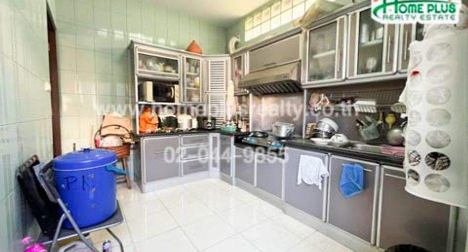 For sale 6 bedrooms house in Bang Phlat, Bangkok