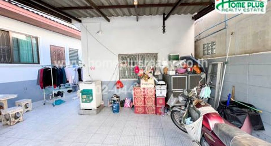 For sale 6 bedrooms house in Bang Phlat, Bangkok