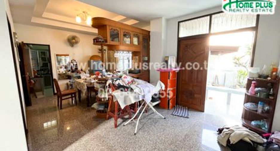 For sale 6 bedrooms house in Bang Phlat, Bangkok