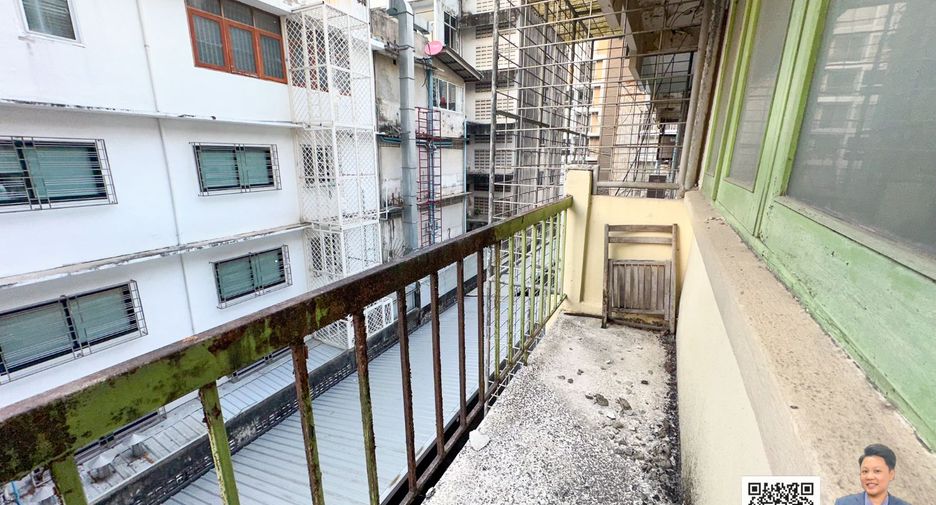 For sale 3 bedrooms retail Space in Bang Rak, Bangkok