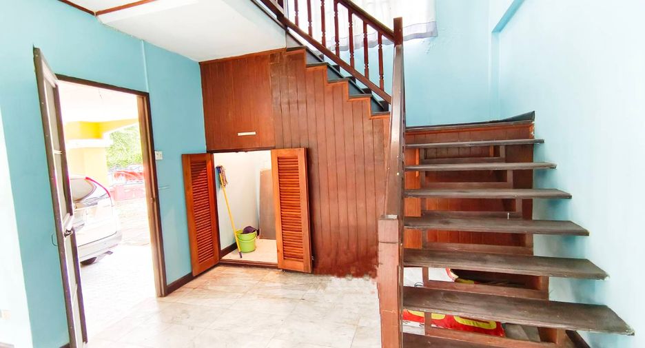 For sale 4 bedrooms house in Khan Na Yao, Bangkok
