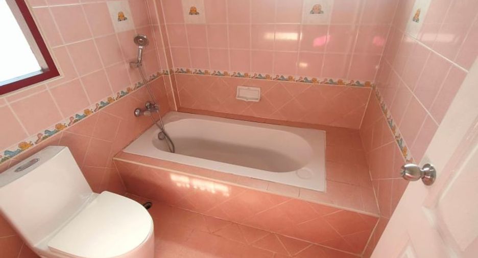 For rent and for sale 5 bedrooms house in Si Racha, Chonburi