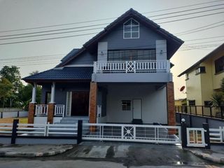 出租 和 出售 5 卧室 独立屋 在 Si Racha, Chon Buri