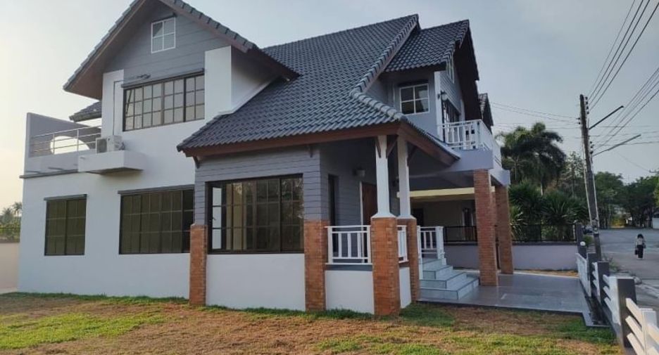 For rent and for sale 5 bedrooms house in Si Racha, Chonburi